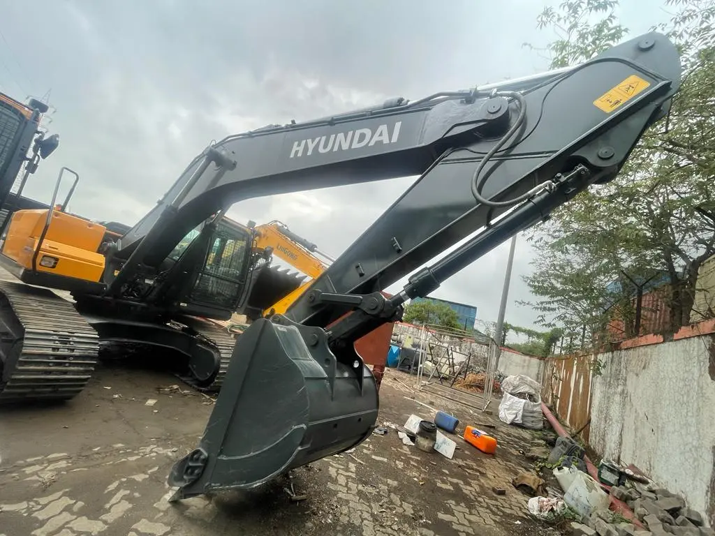 HYUNDAI R210