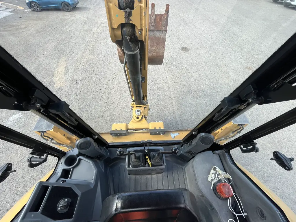 RETROEXCAVADORA CAT 424 4WD - 2022